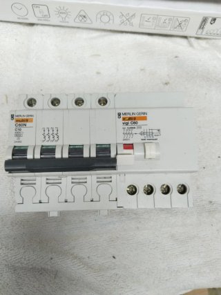 Merlin Gerin Multi 9 C60N/Vigi C60