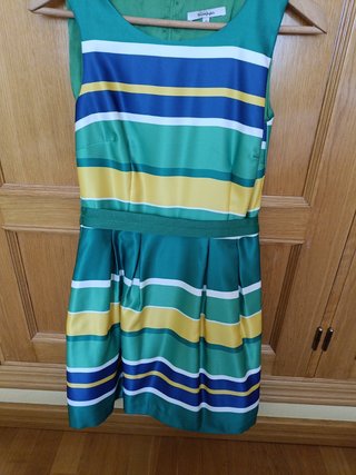 Vestido elegante sin estrenar