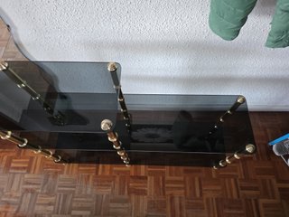 Mueble auxiliar cristal y metal dorado