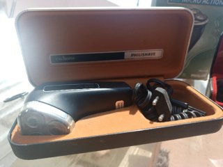 3 Afeitadoras Philips y Estuches