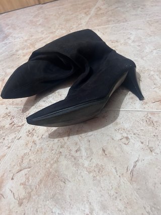 Botas altas ajustadas negras