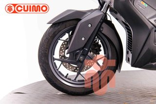 YAMAHA XMAX 125