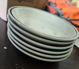 6 piatti fondi con bordo blu