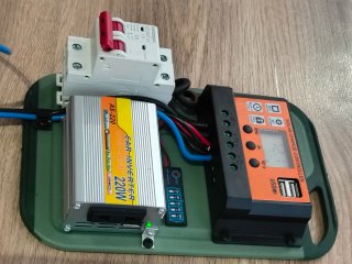 2 KITS SOLAR CAMPER PROFESIONAL 12V/220V.