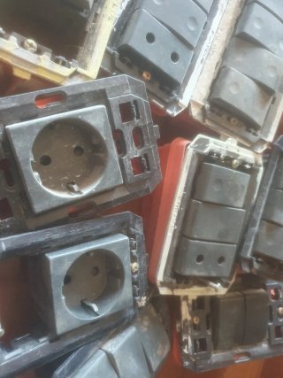 Componentes eléctricos varios