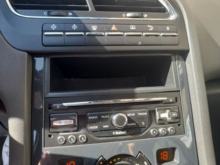 Peugeot 5008 Allure 1.6 BlueHDi 88KW (120CV)