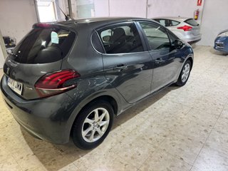 Peugeot 208 2016