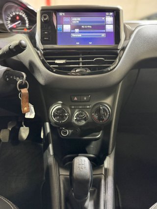 Peugeot 208 2016