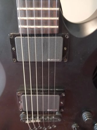 Cort EVL Z4 pastillas EMG-HZ +Amplificador Fender