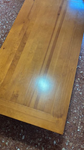 Mesa de centro de madera con cajones