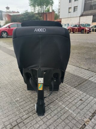 Silla de auto Axkid Move Negra. Grupo 1-2.