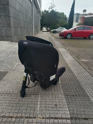 Silla de auto Axkid Move Negra. Grupo 1-2.