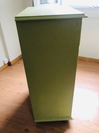 Cajonera de madera verde claro