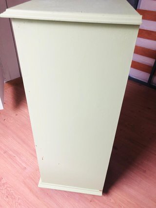 Cajonera de madera verde claro