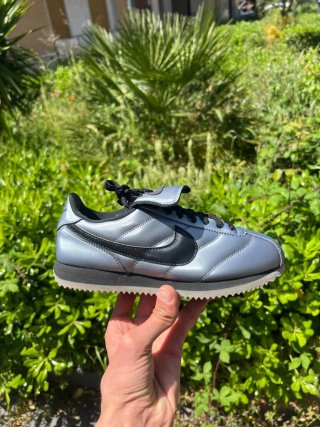 Nike Cortez Argento e Nero