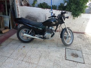 Honda CB 250 Naked Negra