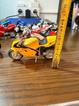 Lote de 14 motos a escala marca maisto