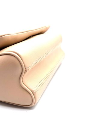 Louis Vuitton Twist Padded Beige Cuero Dorado
