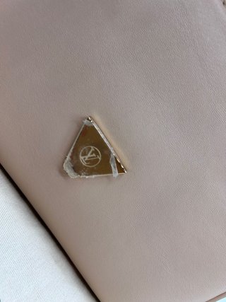Louis Vuitton Twist Padded Beige Cuero Dorado