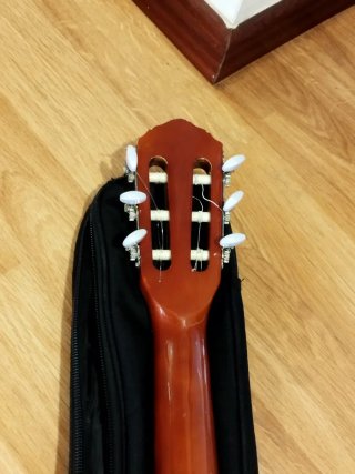Guitarra Clásica con Funda