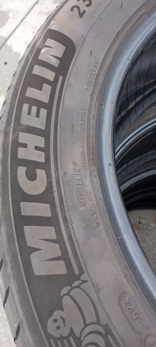 Michelin 235/55 R19 105W Neumático