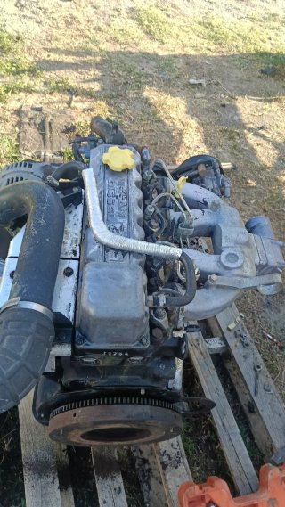 Motor Nissan BD30 Completo