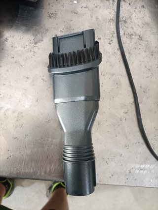 - Aspiradora sin cable potente ligera