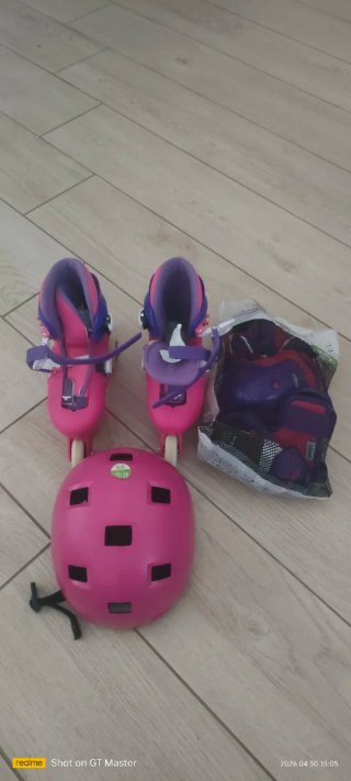 Set Pattini Bambina Rosa e Protezioni