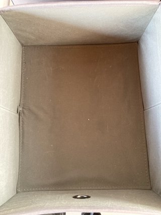 Cajonera de tela gris con 2 cajones