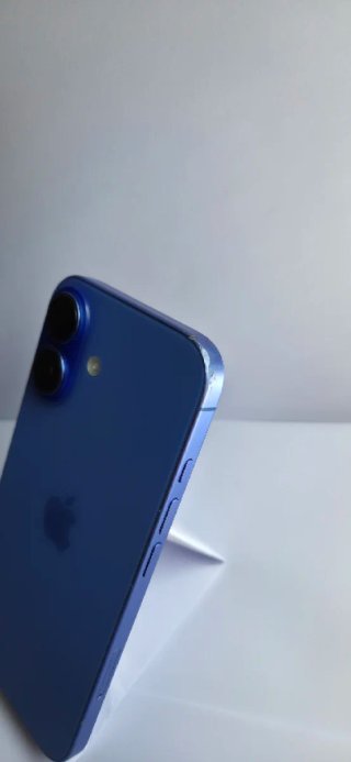 iPhone 16 Azul 96%