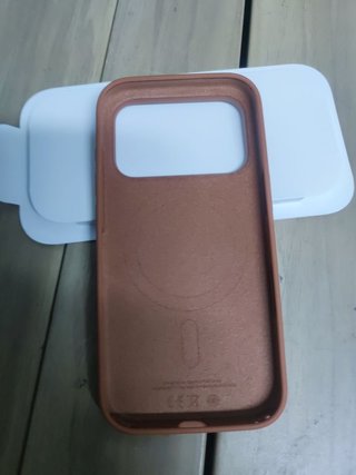 Funda de silicona con MagSafe para el iPhone 17 Pro — Terracota
