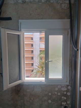 Ventana PVC Oscilobatiente Climalit Translúcido