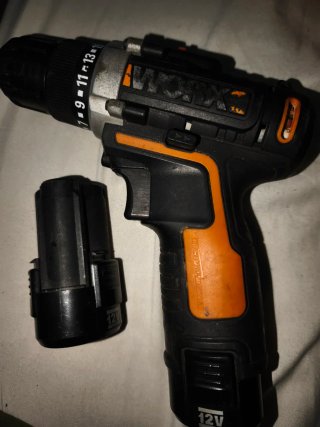 Taladro Worx 12V con 2 baterías