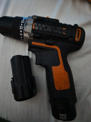 Taladro Worx 12V con 2 baterías