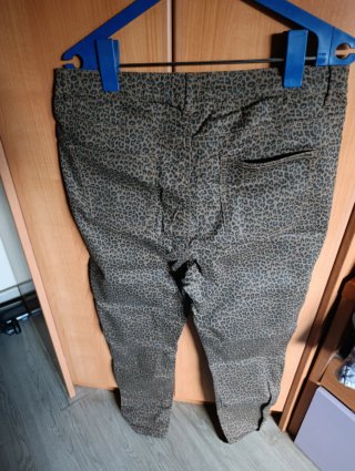 Pantalón estampado leopardo talla 46