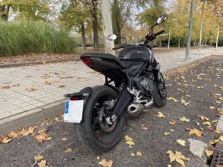 Triumph Trident 660 Negra