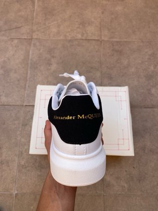Sneakers Alexander McQueen nere e bianche