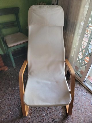 Sillón de tela y madera