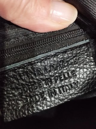 Bolso Piel Negro Mini con Asa The Genuine leather
