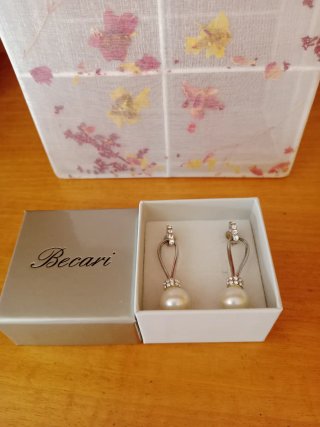 Pendientes de perlas y circonitas