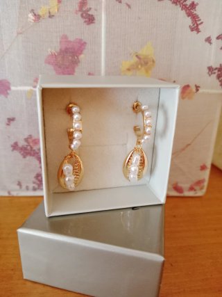 Pendientes de perlas y circonitas