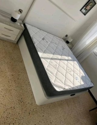 Canapés y colchones nuevos