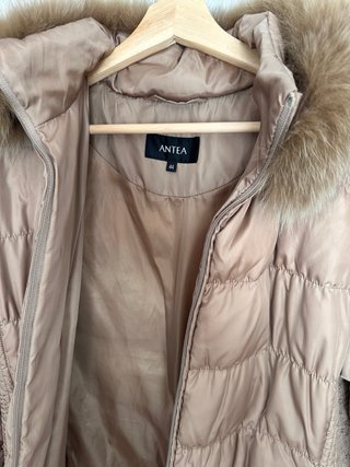 Abrigo marrón con cuello de pelo