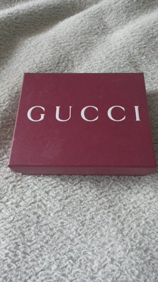 Cartera Gucci Negra con Abeja Dorada