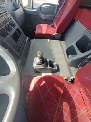 IVECO STRALIS 310 PAQUETERO