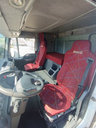 IVECO STRALIS 310 PAQUETERO