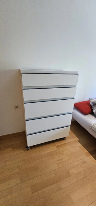 Cajonera blanca de madera