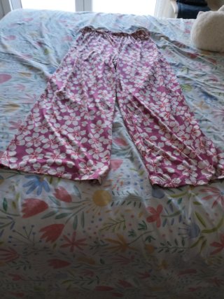 Pantalón fino verano estampado floral