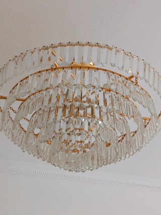 Lámpara de cristal dorada