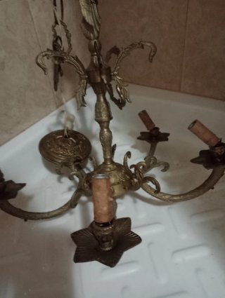 Lámpara de bronce antigua
